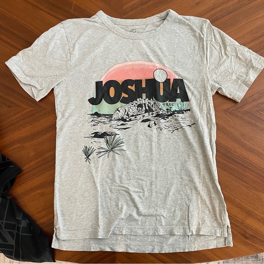 Joshua Tree Graphic T-Shirt
